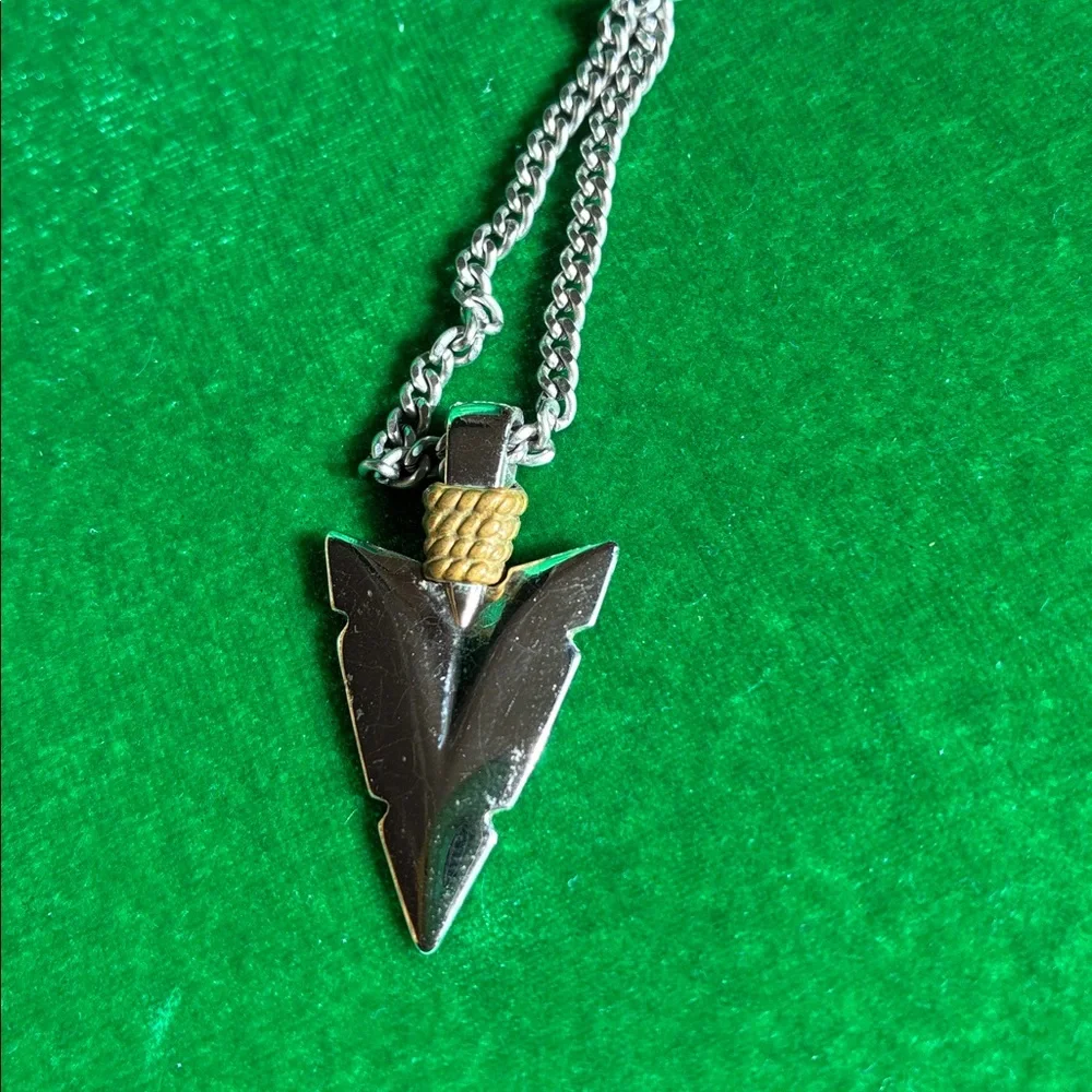 Mens costume jewelry lot arrow necklace tiki Polynesia tribal charm & two rings